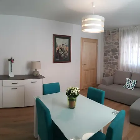 Apartment Dvor - Ap1, Ap2, Ap3 Baska Voda