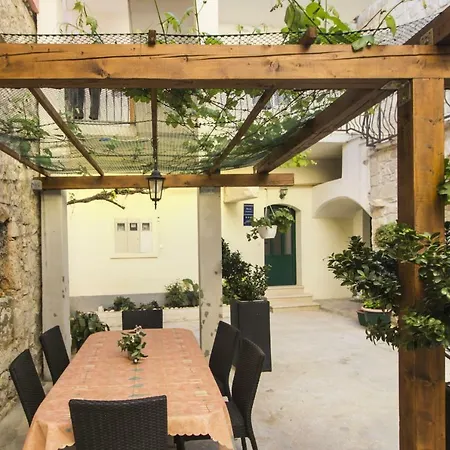 Dvor - Ap1, Ap2, Ap3 Lejlighed Baška Voda