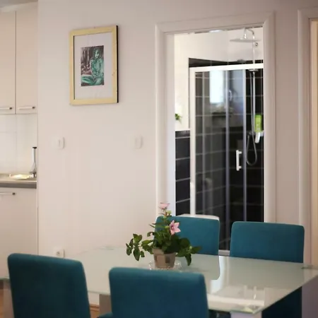 Dvor - Ap1, Ap2, Ap3 *