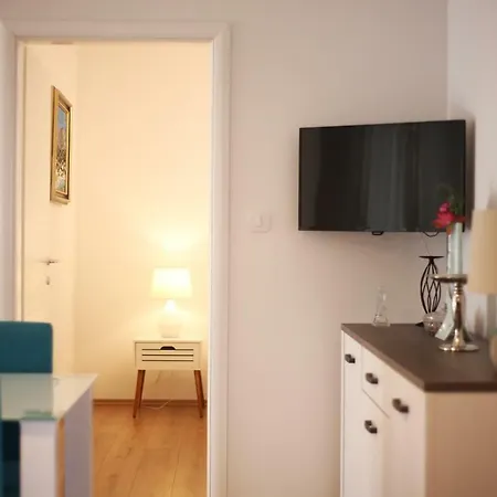 Dvor - Ap1, Ap2, Ap3 *