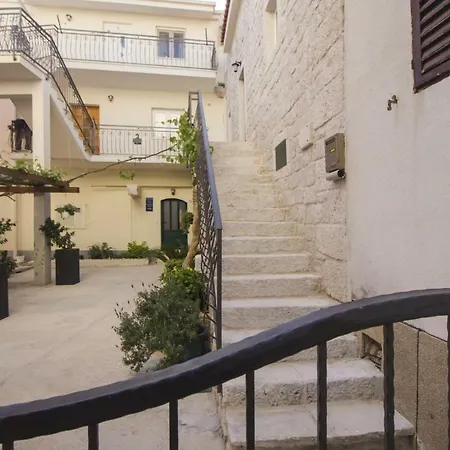 Apartman Dvor - Ap1, Ap2, Ap3 *