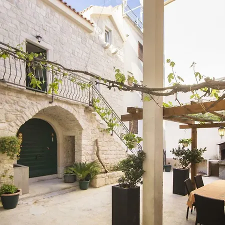 Apartman Dvor - Ap1, Ap2, Ap3