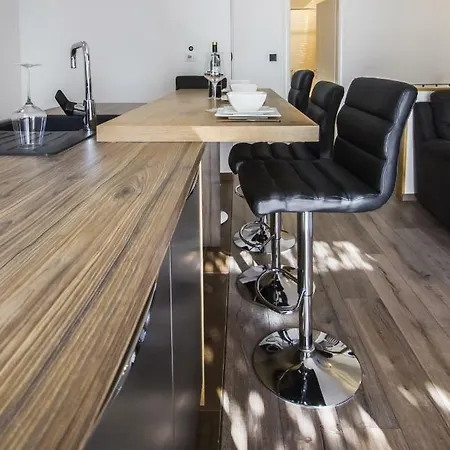 Dvor - Ap1, Ap2, Ap3