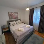 Dvor - Ap1, Ap2, Ap3 Baška Voda