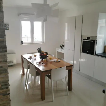 Dvor - Ap1, Ap2, Ap3 * Baška Voda