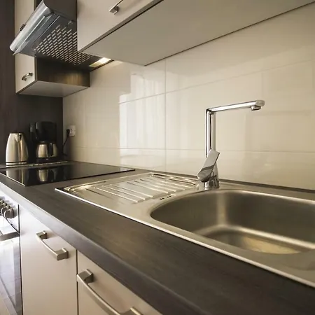 Dvor - Ap1, Ap2, Ap3 * Baška Voda