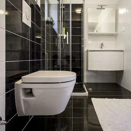 Apartmán Dvor - Ap1, Ap2, Ap3 *