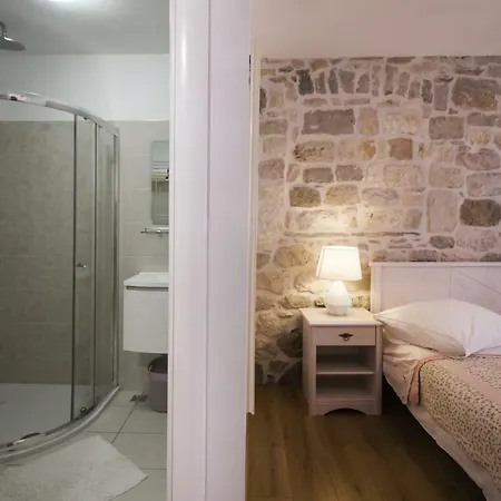 Dvor - Ap1, Ap2, Ap3 Apartmán Baška Voda