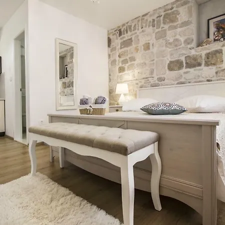 Dvor - Ap1, Ap2, Ap3