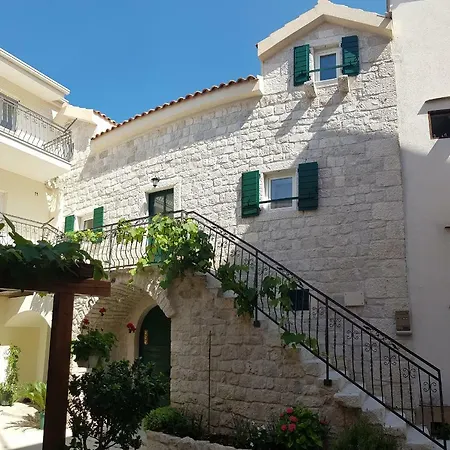 Dvor - Ap1, Ap2, Ap3 Apartmán Baška Voda