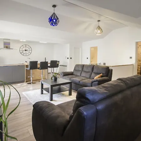 Dvor - Ap1, Ap2, Ap3 *