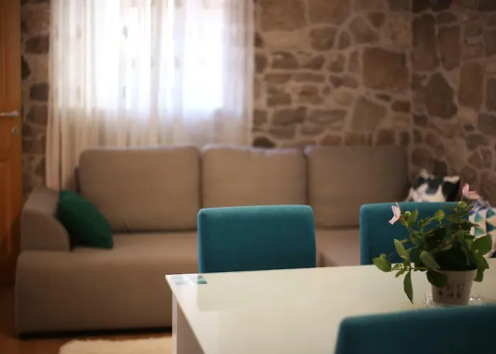 Dvor - Ap1, Ap2, Ap3 Apartament Baška Voda